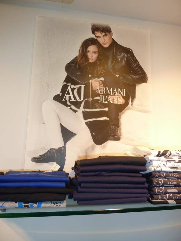 Armani Jeans - lässige, hochwertige Jeans-Mode finden Sie bei Modehaus Reiter in Ludwigsburg.  